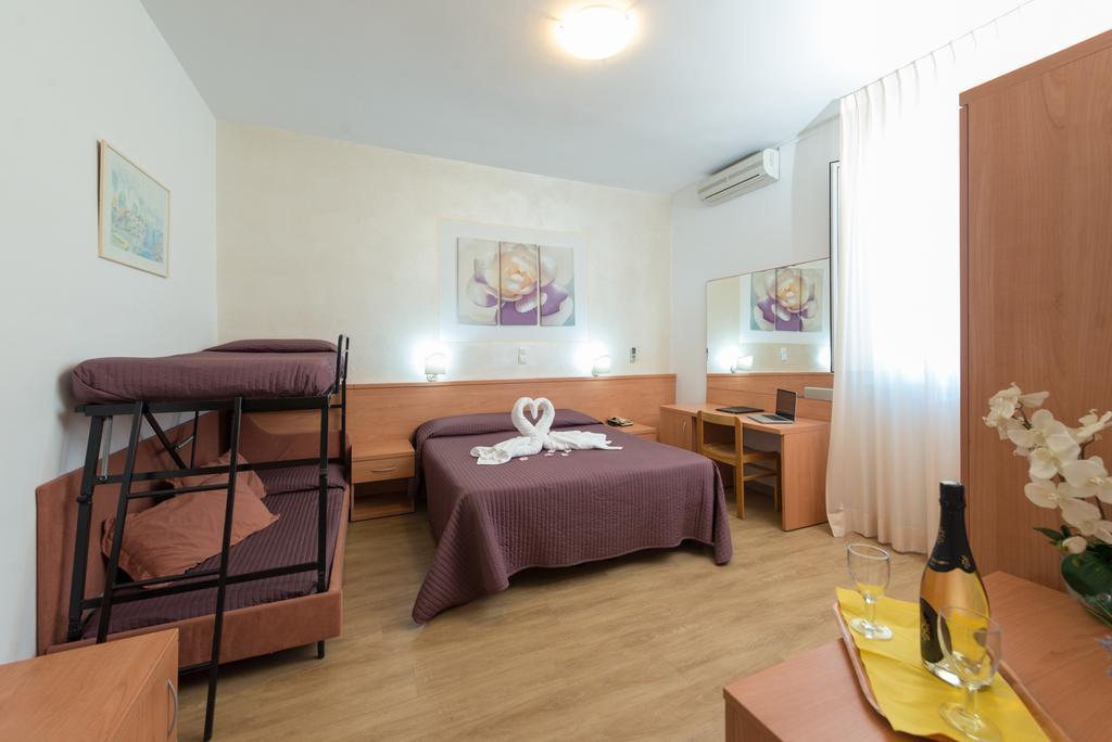 Hotel Biagi & Residence Lido di Camaiore Exterior foto